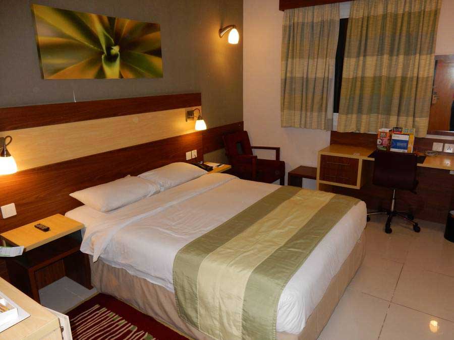 standard Glamorous Dubai standard Glamorous Dubai